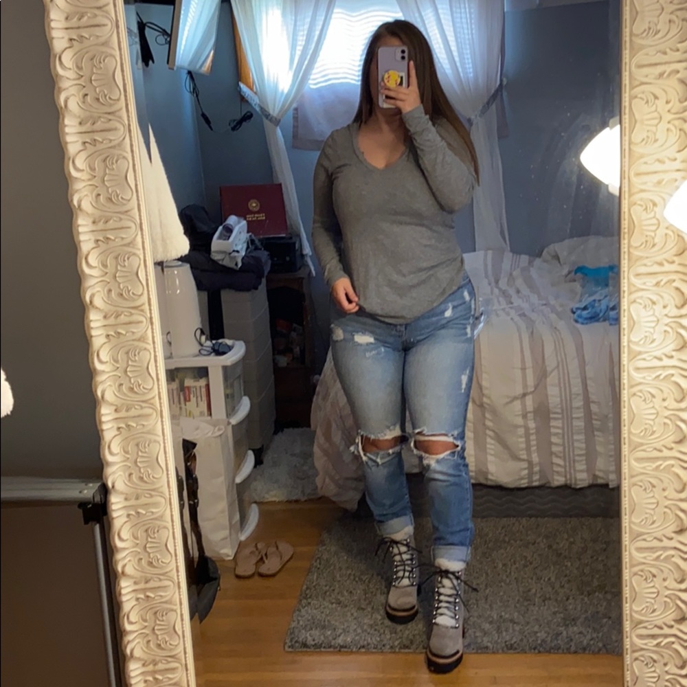 Long sleeve v-neck